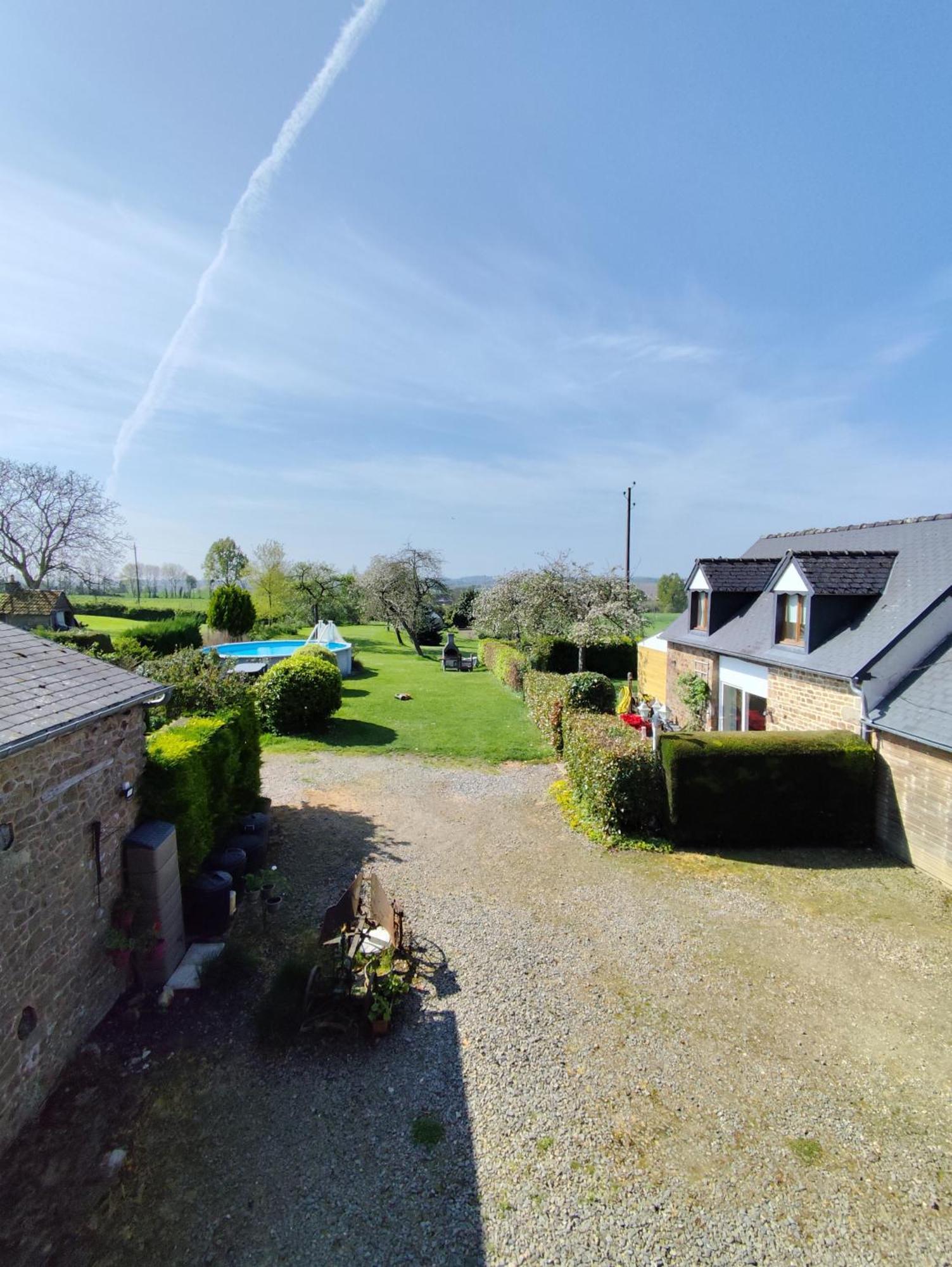 Le Jardin B&B Isigny-le-Buat Экстерьер фото